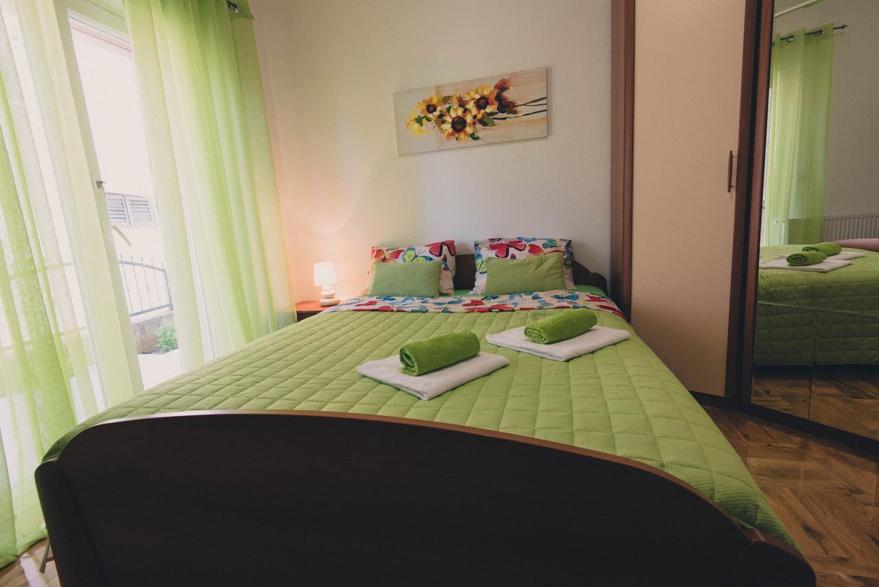 Apartments Sunny Garden Бродарица Экстерьер фото