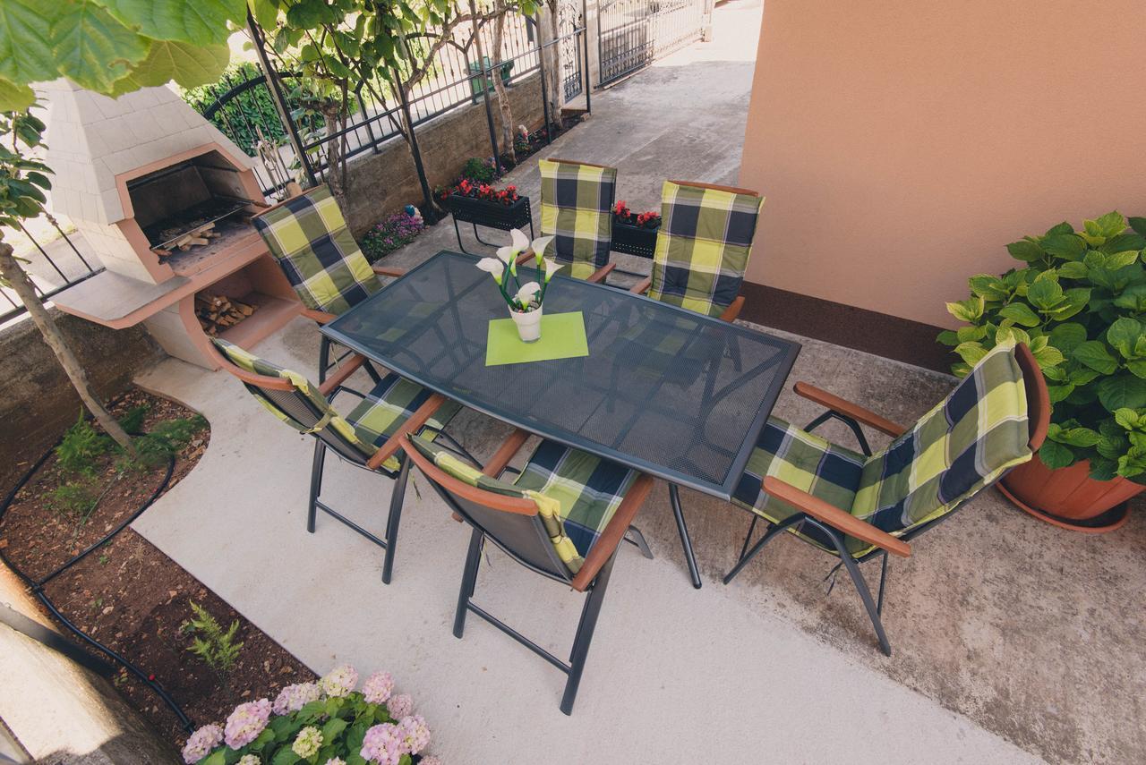 Apartments Sunny Garden Бродарица Экстерьер фото