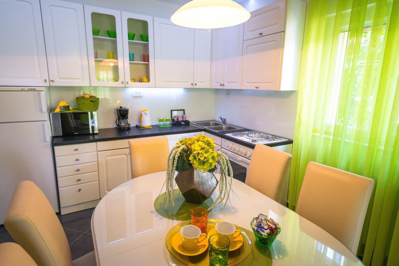 Apartments Sunny Garden Бродарица Экстерьер фото