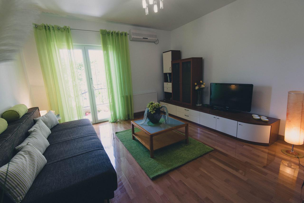 Apartments Sunny Garden Бродарица Экстерьер фото